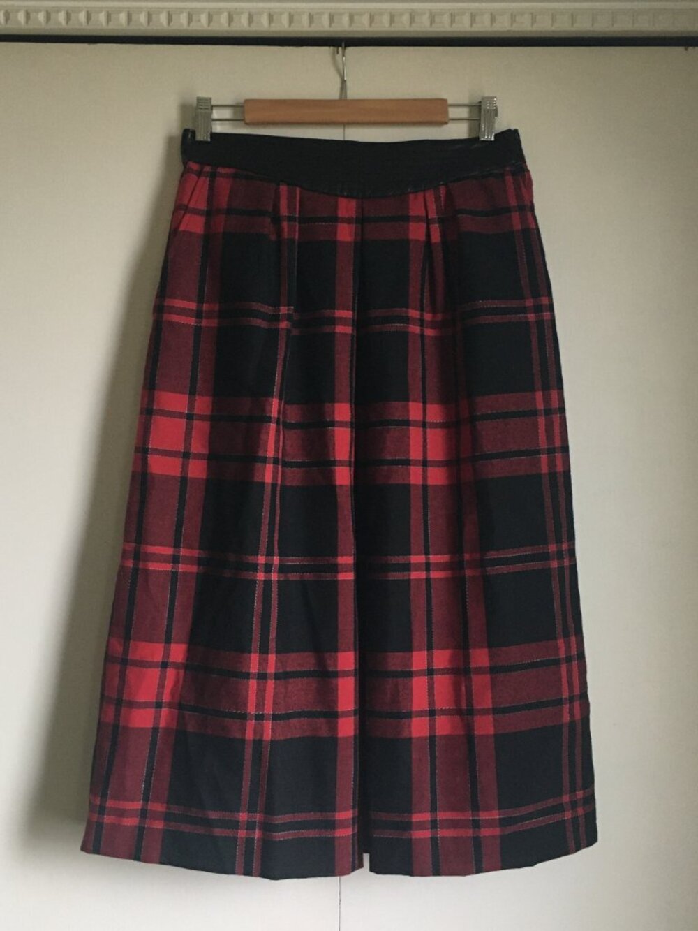 VTG Dark Academia Black, Red & Silver Metallic Plaid Wool Blend Maxi Skirt 14